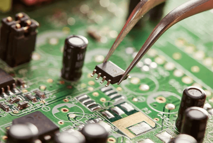 How to Optimize FPGA Selection to Reduce BOM Costs: A Strategic Guide for Hardware Engineers